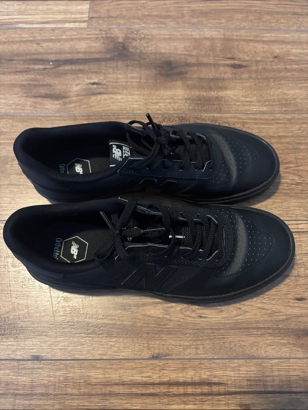 New Balance Men’s Black Low-Top Lace-Up Sneakers